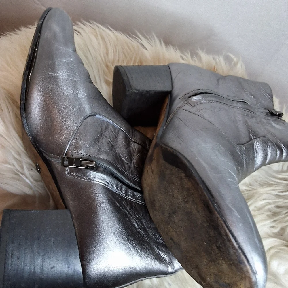 Coach Juliet Silver/ Pewter Leather Ankle Boots 7.5 - Picture 16 of 16